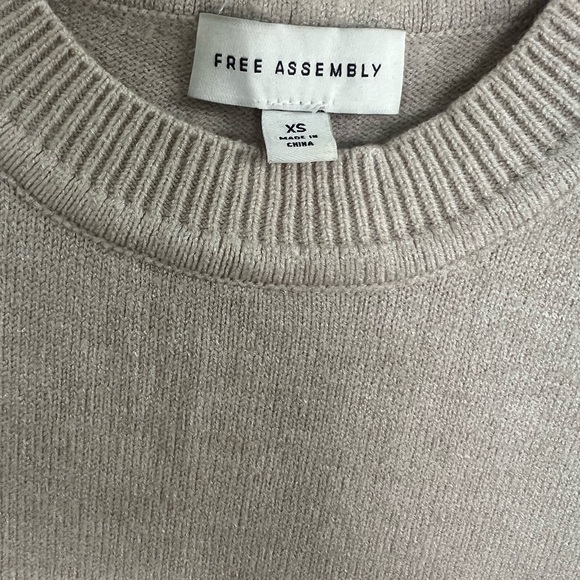 Free Assembly tab tunic sweater - Picture 2 of 2